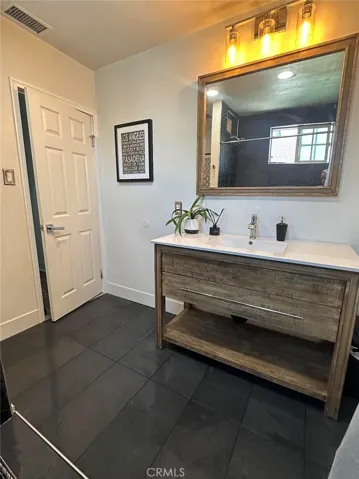 Secondary/Guest Bathroom