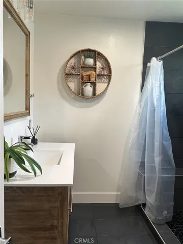 Secondary/Guest Bathroom