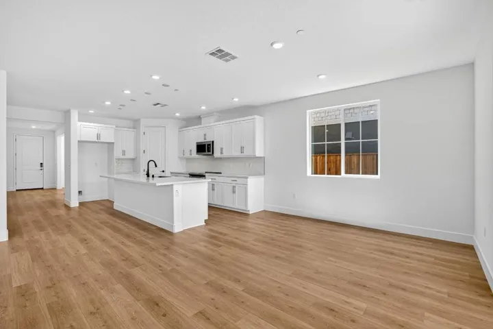 190 Golden Gate Lane, Vacaville, California 95687