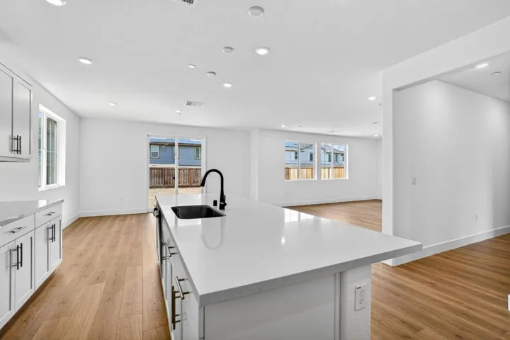 190 Golden Gate Lane, Vacaville, California 95687