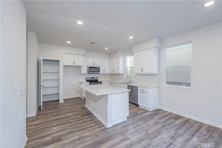 466 Meyer, Upland, California 91786