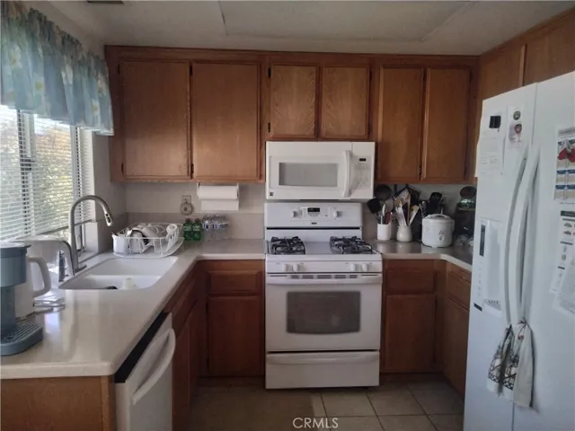 kitchen with quart counter top