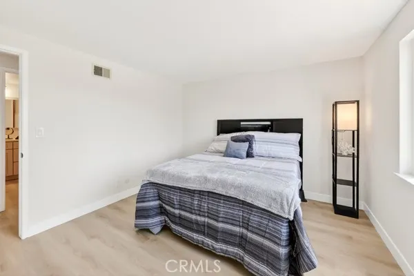 upstairs BR1