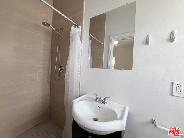 1254 W 37th Drive 1248, Los Angeles, California 90007
