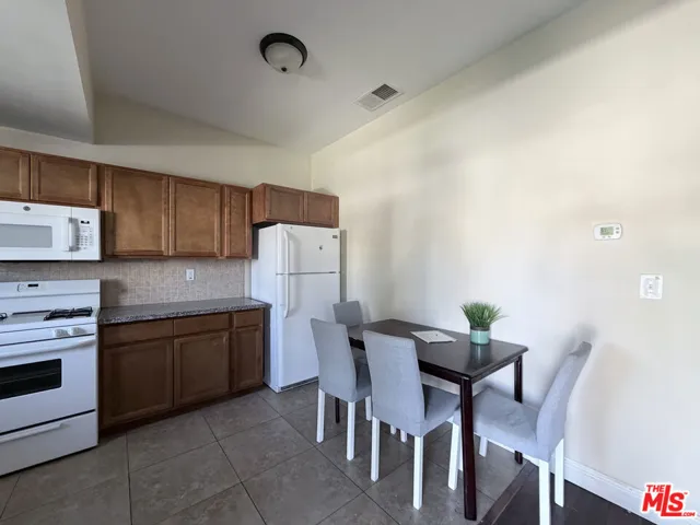 1254 W 37th Drive 1248, Los Angeles, California 90007