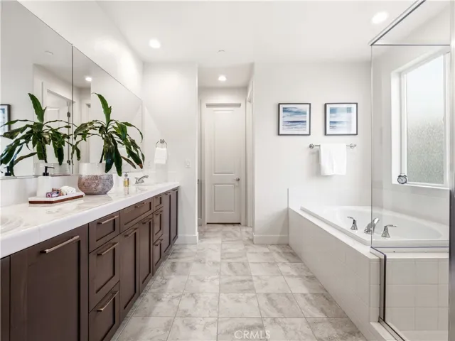 bathroom#2 (primary ensuite, upstairs)