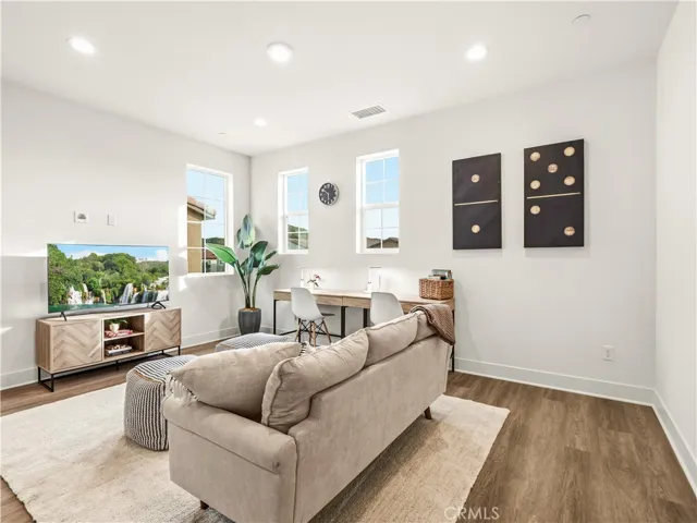 loft (upstairs)