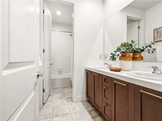 bathroom#3 (upstairs)