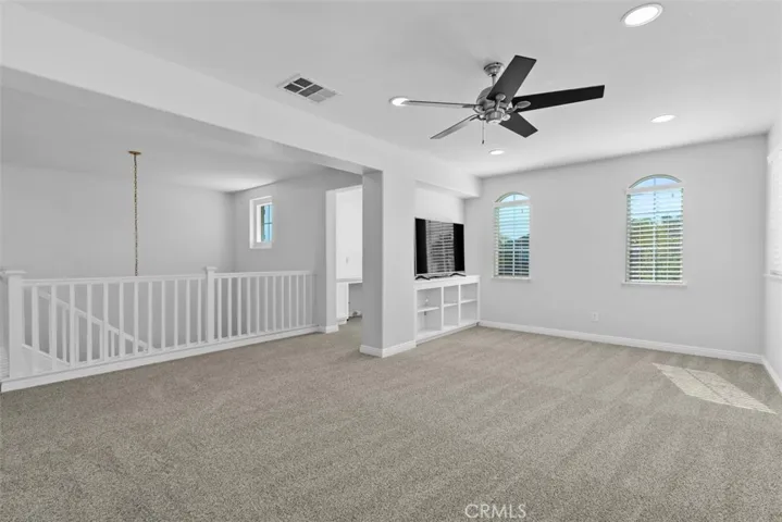 Spacious upstairs bonus room