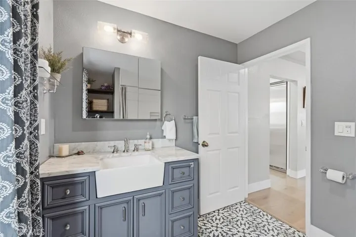 2220 Clark Ln #b, Redondo Beach, California 90278