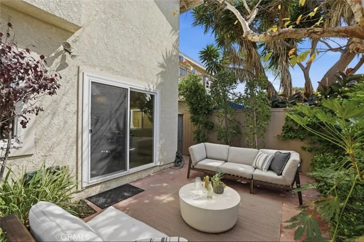 2220 Clark Ln #b, Redondo Beach, California 90278