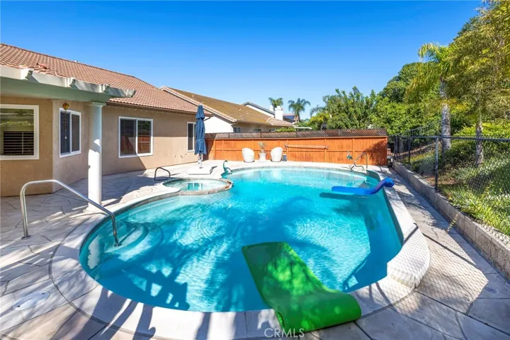 Multiple entertaining zones