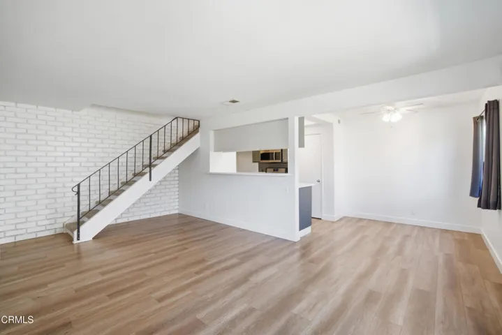 5_living room