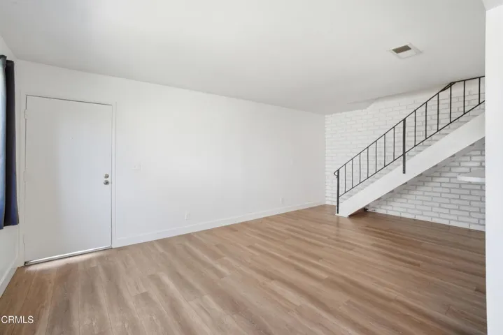 6_living room