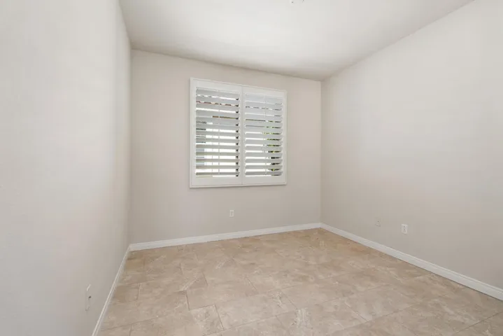 13_12056693_187404_187404-EI-113