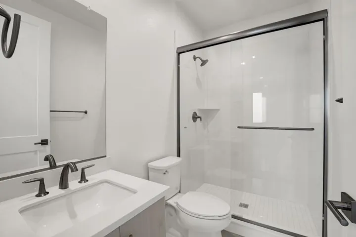 Ground Level Full Bath