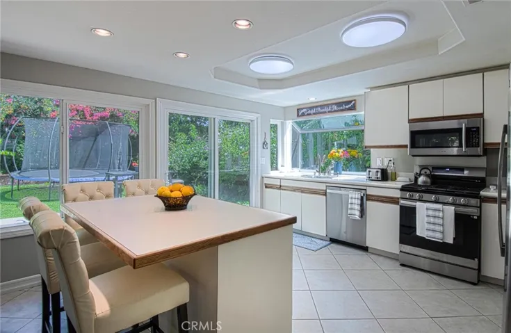 Light and bright kitchen with a great island!