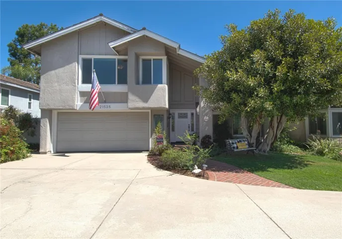 Flag lot means huge backyard!