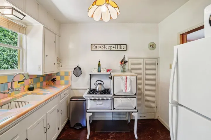 12-web-or-mls-Circle Way-S1504-012