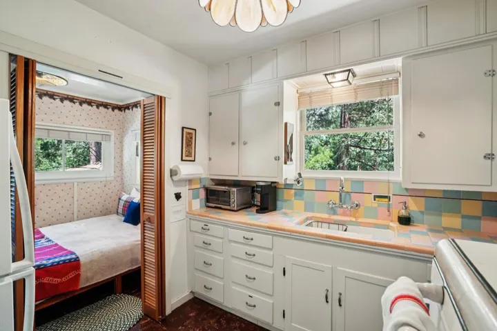 11-web-or-mls-Circle Way-S1504-011