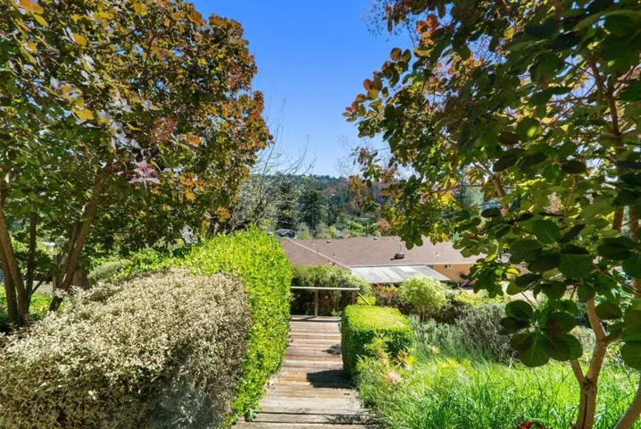 100 Camino Sinuoso, Scotts Valley, California 95066