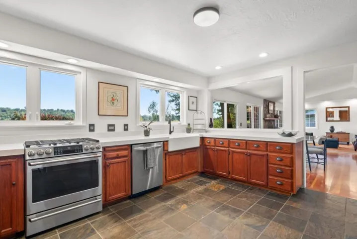 100 Camino Sinuoso, Scotts Valley, California 95066