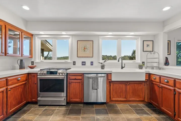 100 Camino Sinuoso, Scotts Valley, California 95066