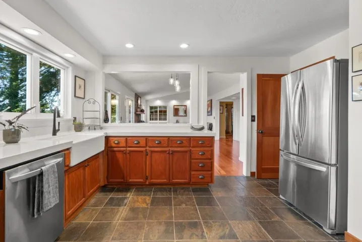 100 Camino Sinuoso, Scotts Valley, California 95066