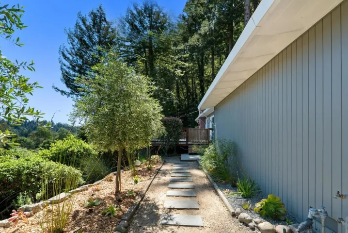 100 Camino Sinuoso, Scotts Valley, California 95066