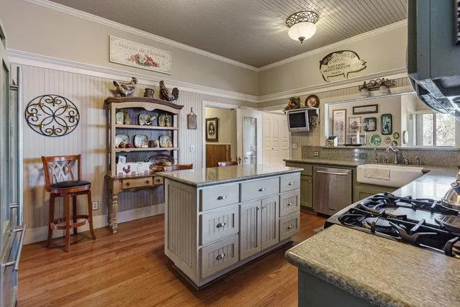 610 San Felipe Road, Gilroy, California 95020
