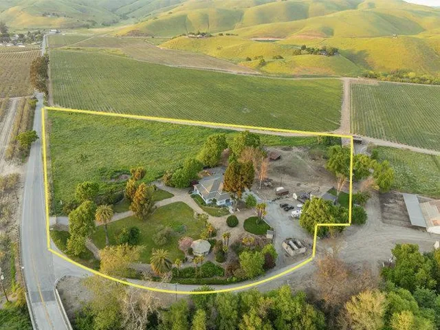 610 San Felipe Road, Gilroy, California 95020