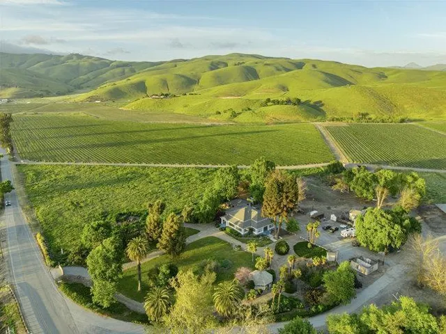 610 San Felipe Road, Gilroy, California 95020