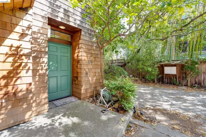 Doorway to property with a patio