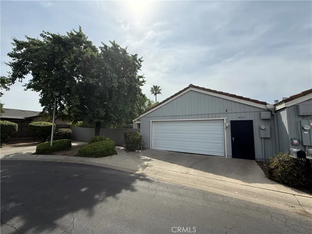 1854 Cougar Lane, Clovis, California 93611