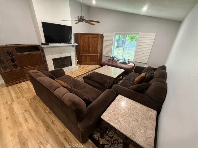 1854 Cougar Lane, Clovis, California 93611