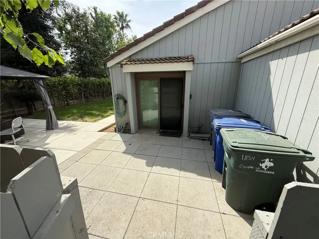 1854 Cougar Lane, Clovis, California 93611