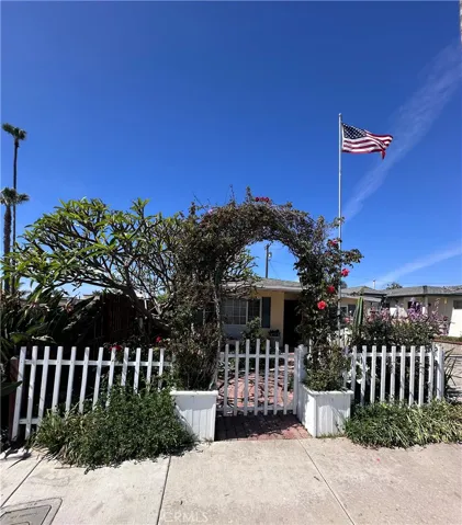 Charming entrance