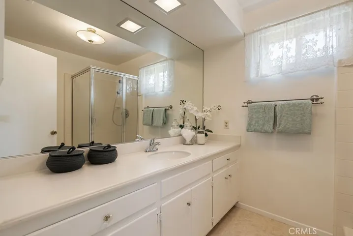 Upstairs primary bathroom
