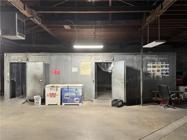 Walk-in freezer