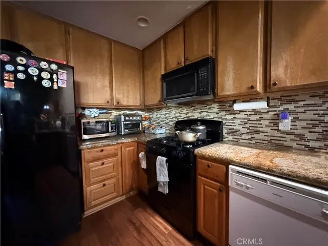 With Full  Backsplash