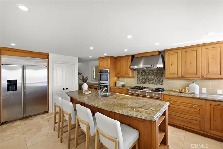 725 Balboa Avenue, Laguna Beach, California 92651