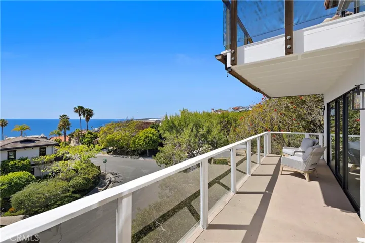 725 Balboa Avenue, Laguna Beach, California 92651