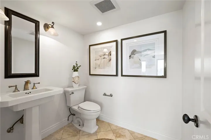 725 Balboa Avenue, Laguna Beach, California 92651