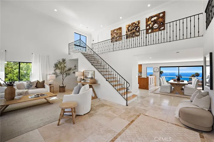 725 Balboa Avenue, Laguna Beach, California 92651