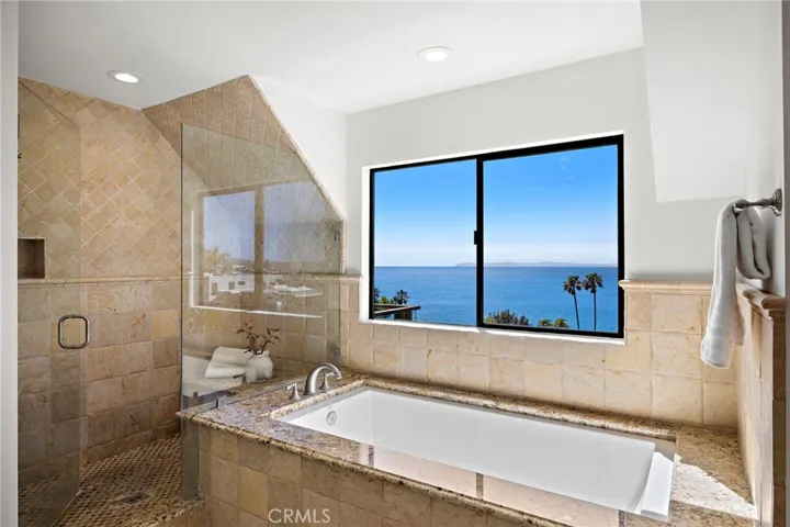 725 Balboa Avenue, Laguna Beach, California 92651