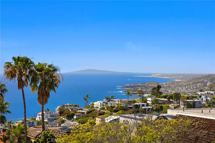 725 Balboa Avenue, Laguna Beach, California 92651