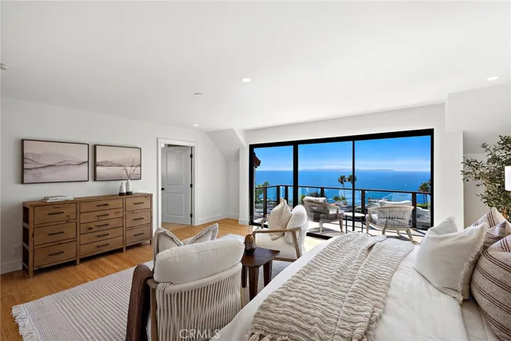 725 Balboa Avenue, Laguna Beach, California 92651