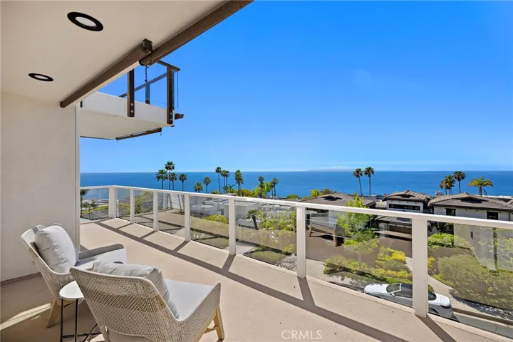 725 Balboa Avenue, Laguna Beach, California 92651