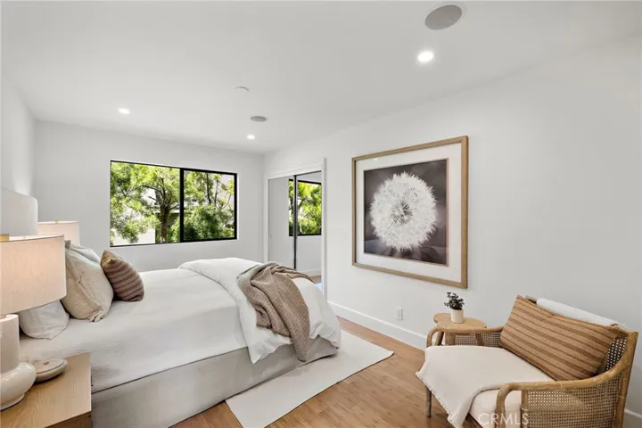 725 Balboa Avenue, Laguna Beach, California 92651