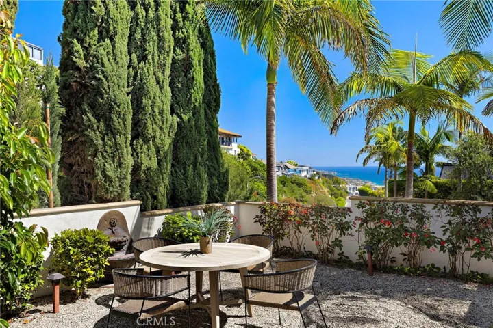 725 Balboa Avenue, Laguna Beach, California 92651